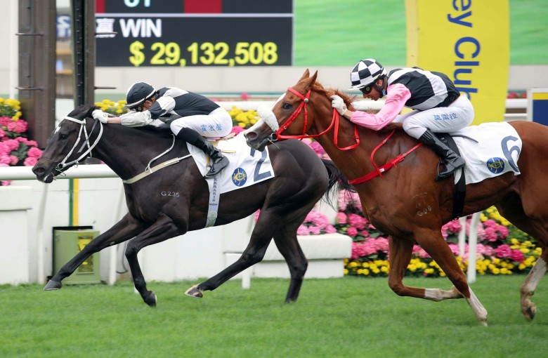 Luke Ferraris and Campione fight off favourite Beauty Mission to win at Sha Tin. Photo: HKJC