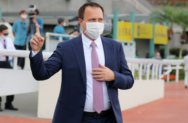 Trainer Caspar Fownes celebrates his 1,000th Hong Kong winner. Photos: Kenneth Chan