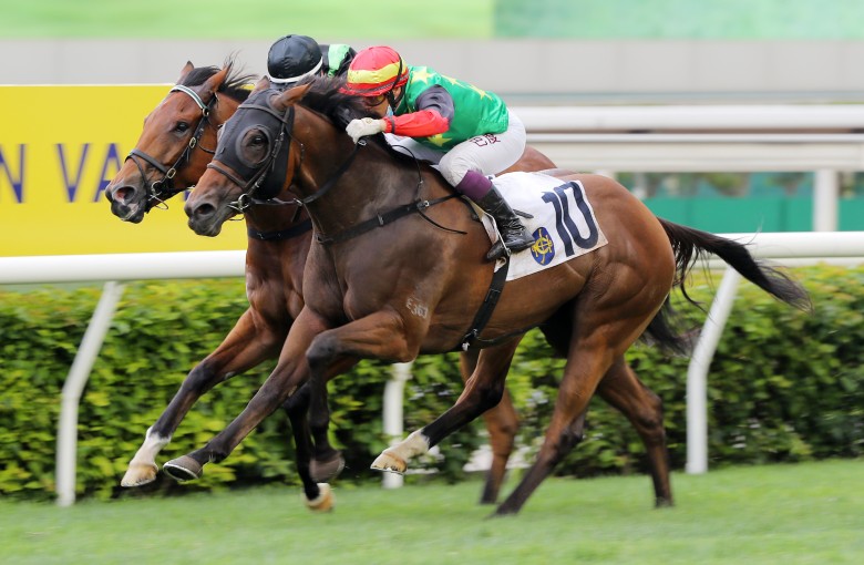Cordyceps One runs down Nervous Witness to win the Group Three Sha Tin Vase (1,200m) on May 22. Photo: Kenneth Chan