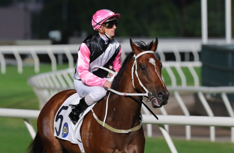 Zac Purton returns to the Sha Tin winner’s enclosure aboard Beautyverse on November 6. Photo: Kenneth Chan