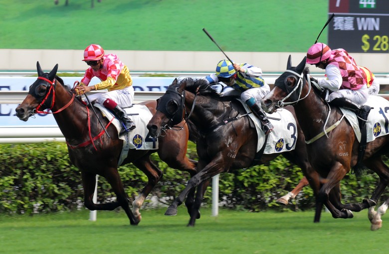 Amazing Victory salutes under Karis Teetan on the opening day of the season. Photos: Kenneth Chan