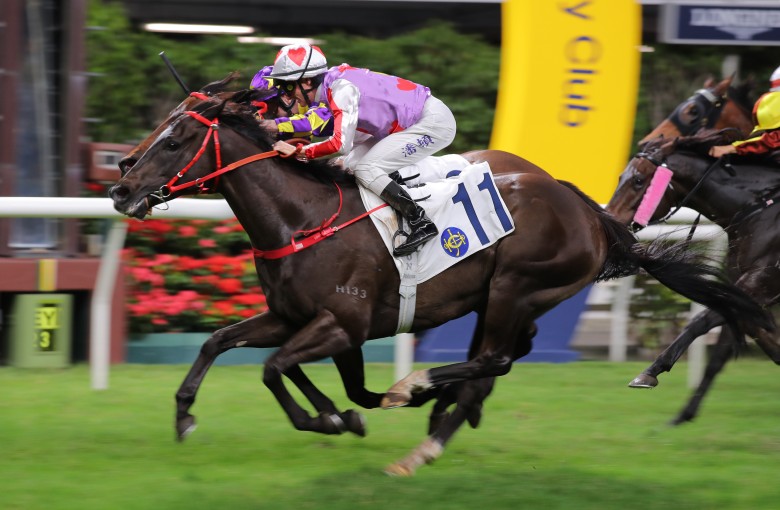 Talents Supremo (outside) records his first win in Hong Kong in November last year. Photos: Kenneth Chan