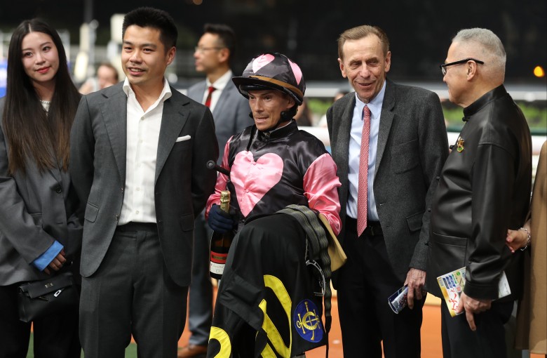 Trainer John Size (second from right), jockey Alexis Badel and connections celebrate Beauty Alliance’s win. Photos: Kenneth Chan