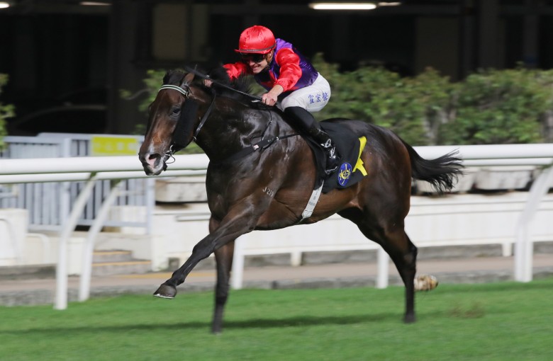 Chateauneuf and Luke Ferraris win at Happy Valley on May 7. Photos: Kenneth Chan