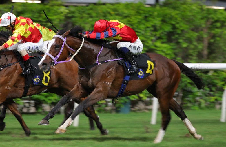 Harry Bentley lifts Hong Lok Golf to a thrilling win at Happy Valley. Photos: Kenneth Chan