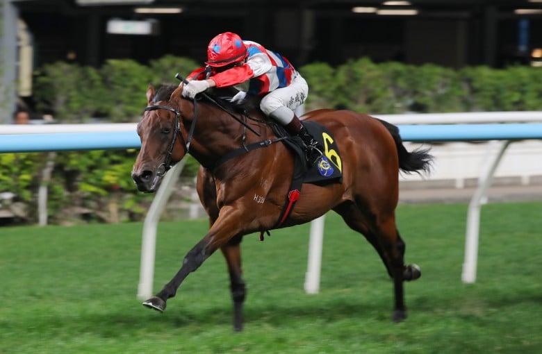 Ninja Derby and Lyle Hewitson win at Happy Valley. Photos: Kenneth Chan