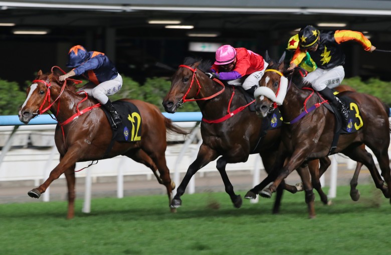 Andrea Atzeni and Amazing Kid (12) give John Size his first Happy Valley winner of the season. Photos: Kenneth Chan