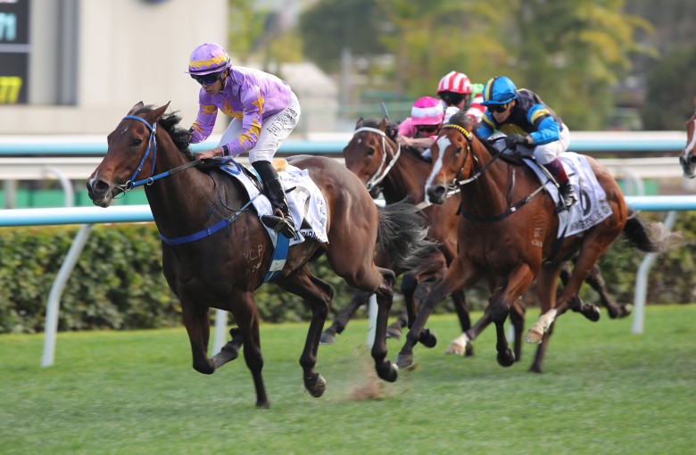 Little Paradise storms home to claim the Classic Mile. Photos: Kenneth Chan