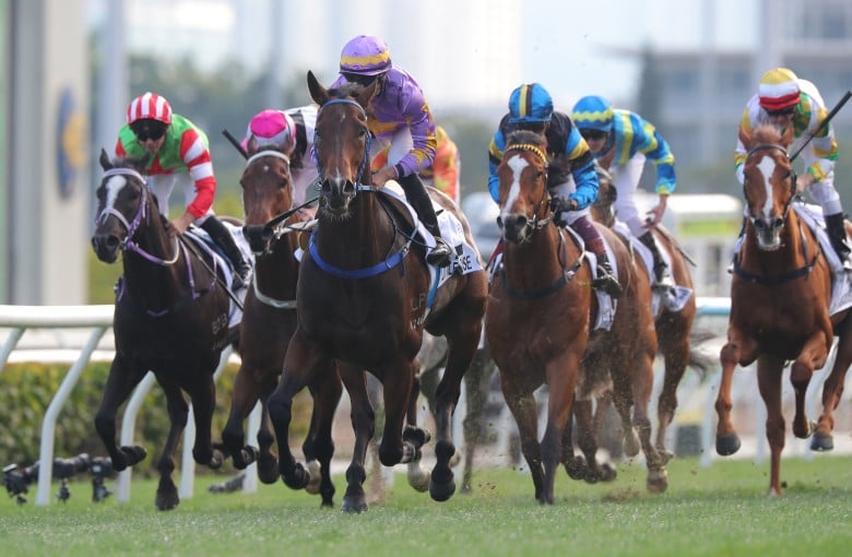 Little Paradise dominates his rivals in the Classic Mile. Photos: Kenneth Chan