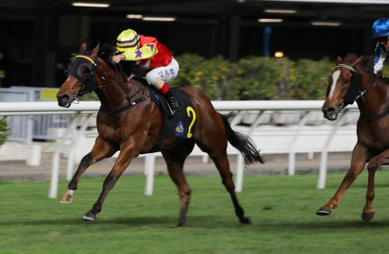 Crimson Flash and Andrea Atzeni triumph at Happy Valley: Photos: Kenneth Chan