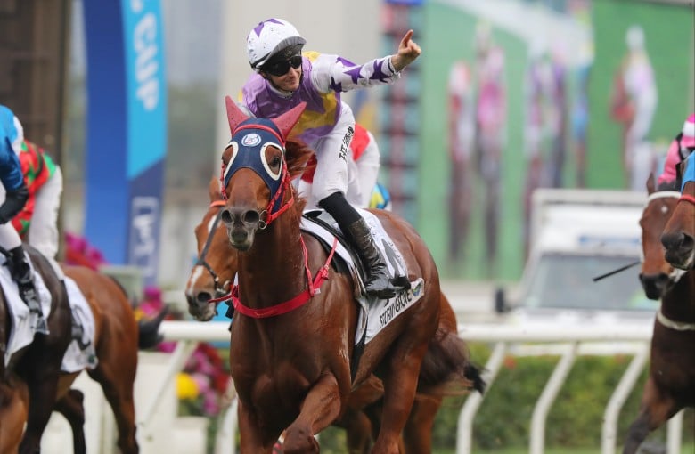 Stormy Grove and and Harry Bentley salute in the Hong Kong Classic Cup at Sha Tin. Photos: Kenneth Chan.