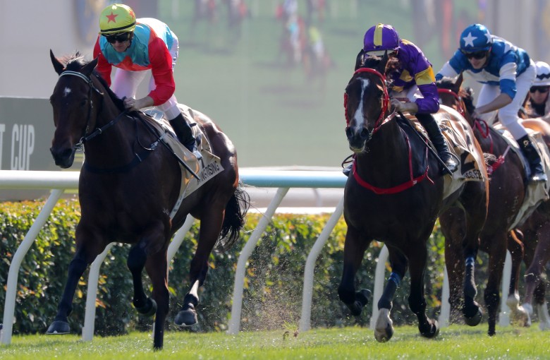 Helios Express (right) gives chase to Ka Ying Rising in the Centenary Sprint Cup. Photos: Kenneth Chan
