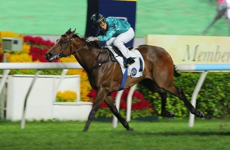 Turquoise Velocity wins narrowly under Keith Yeung. Photos: Kenneth Chan