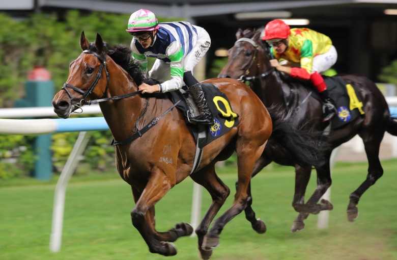Packing Angel, ridden by Harry Bentley, wins at Happy Valley. Photos: Kenneth Chan 