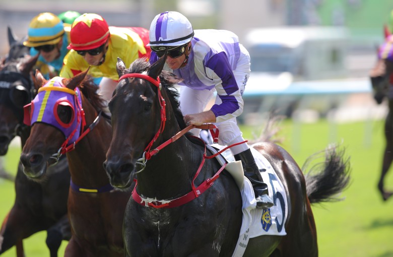 Robot Lucky Star, ridden by Zac Purton, wins at Sha Tin. Photos: Kenneth Chan