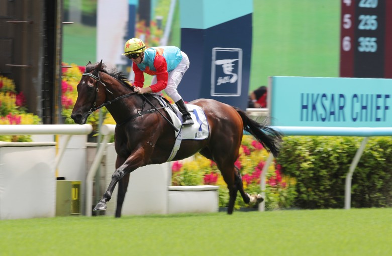 Ka Ying Rising scores an explosive first-up win under Zac Purton. Photos: Kenneth Chan