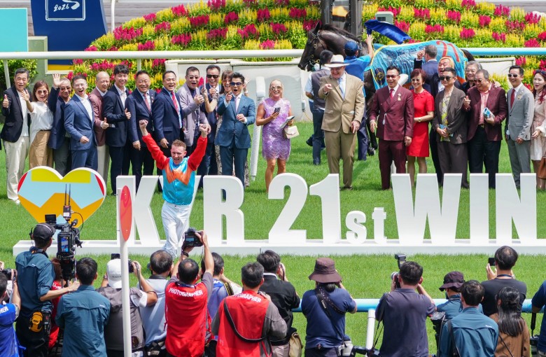 Jockey Zac Purton celebrates Ka Ying Rising’s 21st straight win. Photo: Sam Tsang