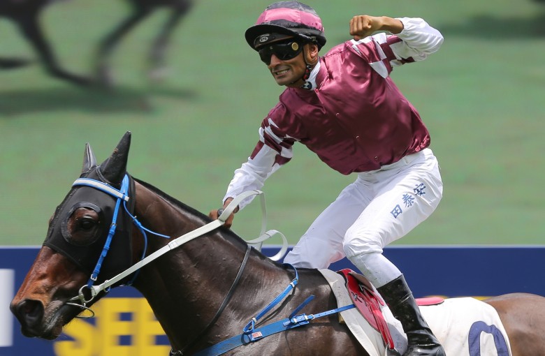 Karis Teetan celebrates the win of Have Fun Together, his 300th win in Hong Kong. Photos: Kenneth Chan