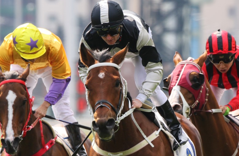 Exultant wins last month’s Centenary Vase with Zac Purton in the saddle. Photos: Kenneth Chan
