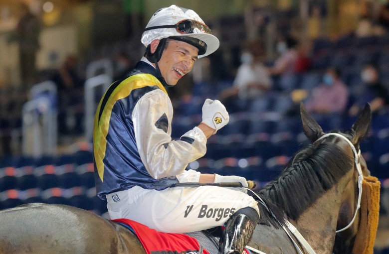 Vagner Borges pumps his fist after saluting aboard Sunshine Warrior. Photos: Kenneth Chan
