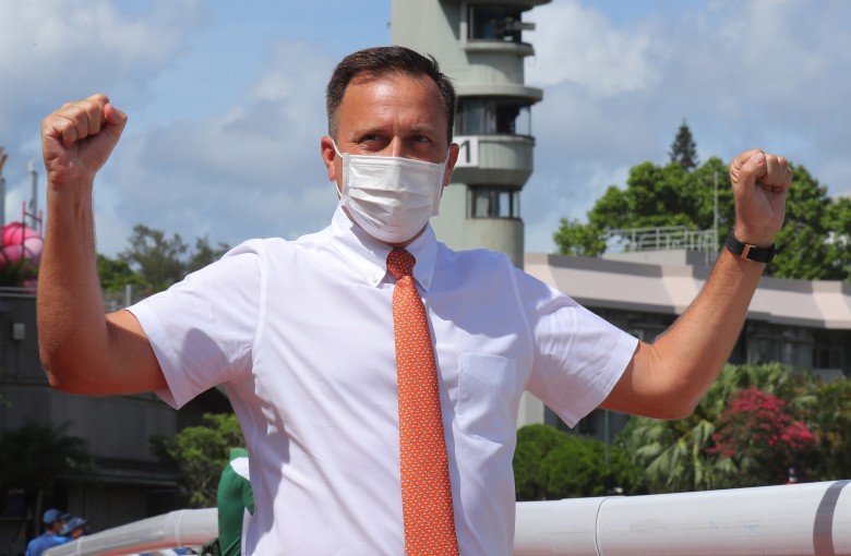 Caspar Fownes celebrates Green Envy’s win at Sha Tin on Sunday. Photo: Kenneth Chan