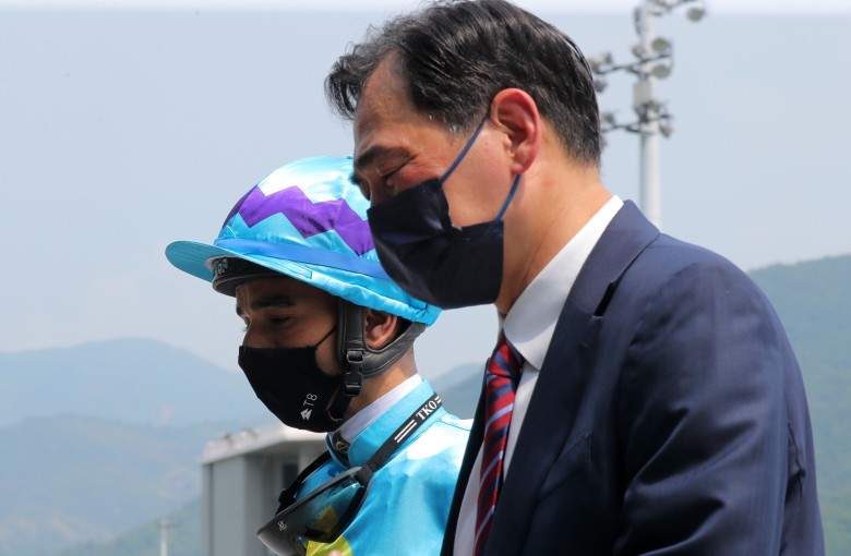 Bottom Trainers Fire Up Super Wealthy Nearly As Fast As Nervous Witness Hk Racing South China Morning Post