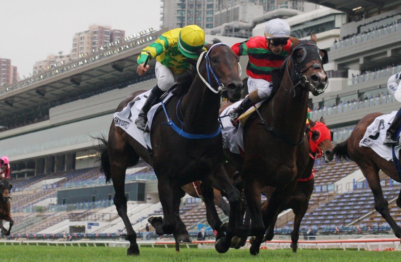 Russian Emperor (right) finishes second to Sky Darci (left) in this year’s Hong Kong Derby. Photos: Kenneth Chan