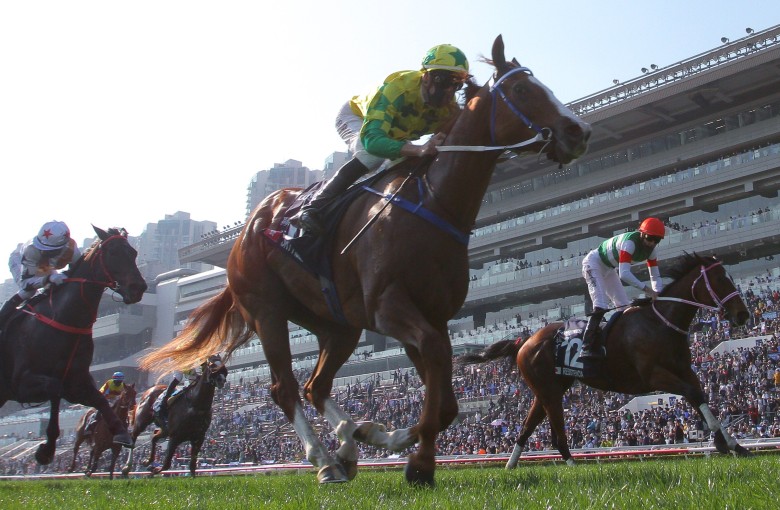 Blake Shinn guides Sky Field to victory in Sunday’s Group One Hong Kong Sprint. Photos: Kenneth Chan
