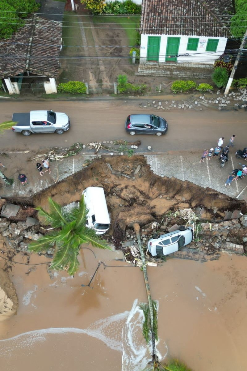 Brazil floods, landslides kill at least 36 people as cities cancel Carnival  - National
