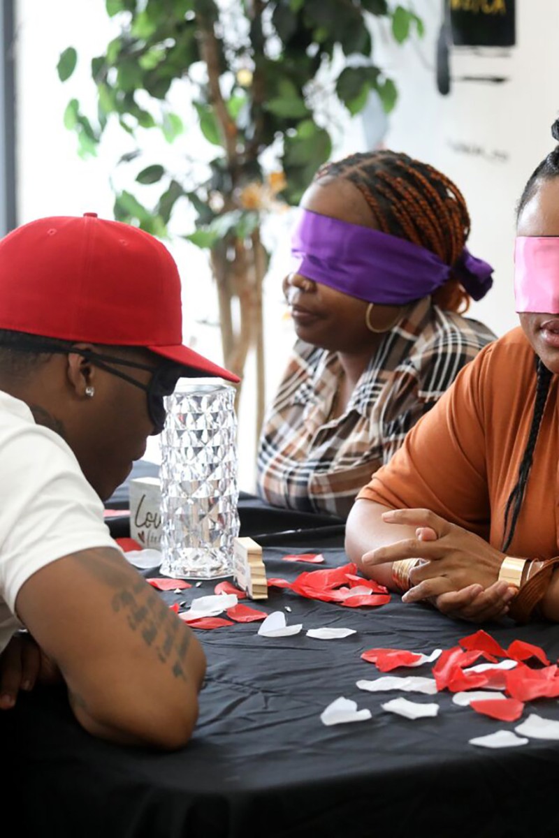 Netflix's Love Is Blind in real life: speed-dating event uses blindfolds to  create a more comfortable setting