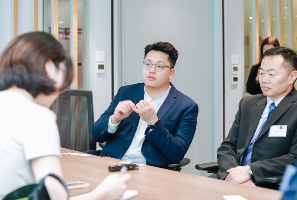 Executive Director of the CUHK CFB and one of the founders of NxGen Visionaries, Marshall Jen said the Family in Business Award aims to recognize the remarkable achievements of Asian Chinese families in areas such as intergenerational succession, family governance, family office practices, philanthropy and next-generation entrepreneurship.