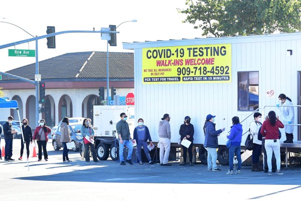 People wait in line for their Covid-19 test in Rosemead, California, on January 5. Photo: AFP