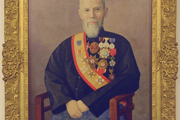 A painting of Sir Robert Ho Tung. May Holdsworth’s biography of Hong Kong’s one-time richest individual shines a light on his life. A painting of Sir Robert Ho Tung. May Holdsworth’s biography of Hong Kong’s one-time richest individual shines a light on his life.