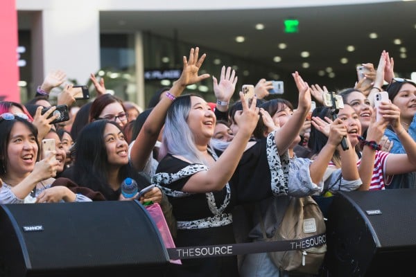 K-pop fans at a “Random Dance Play” event at The Source OC in California, USA, in November 2019. Racism and hate in K-pop fandoms has become an increasingly large problem. Photo: Shutterstock K-pop fans at a “Random Dance Play” event at The Source OC in California, USA, in November 2019. Racism and hate in K-pop fandoms has become an increasingly large problem. Photo: Shutterstock