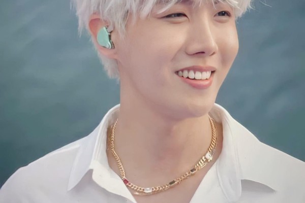 J-hope from BTS is dropping a solo album in July 2022. Photo: Twitter/@btsxpiccs