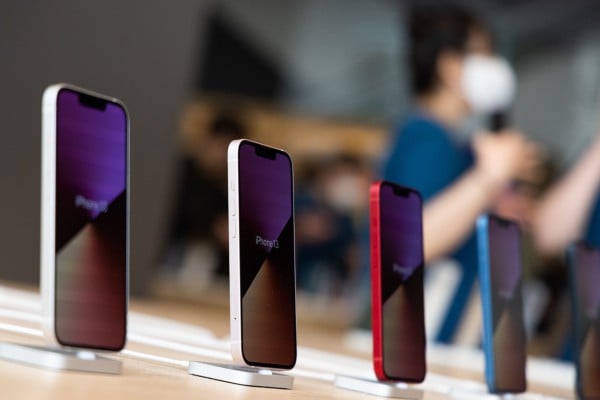 iPhone 13 smartphones displayed at an Apple store in Seoul, South Korea, on April 9, 2022. Photo: Bloomberg