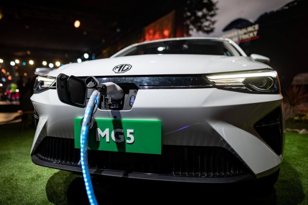 Manufacturers at the India Auto Expo will highlight their electric vehicles. Photo: Bloomberg