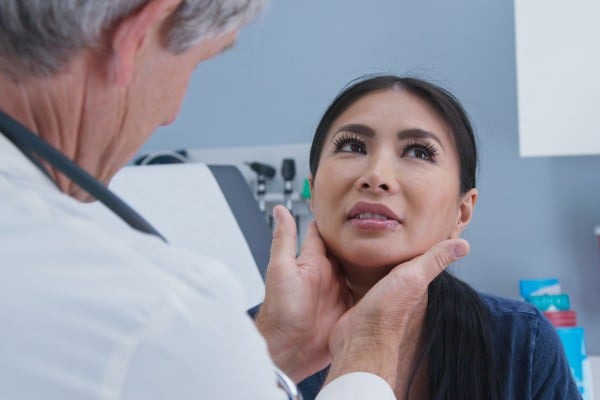 Swollen lymph nodes are a common sign of problems with the lymphatic system. Experts explain about the body’s “drainage system” and how to keep it working properly. Photo: Shutterstock
