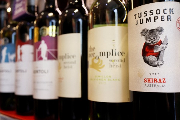 Australia has reached a deal with China to review its wine tariffs and solve their WTO dispute. Photo: Reuters 
