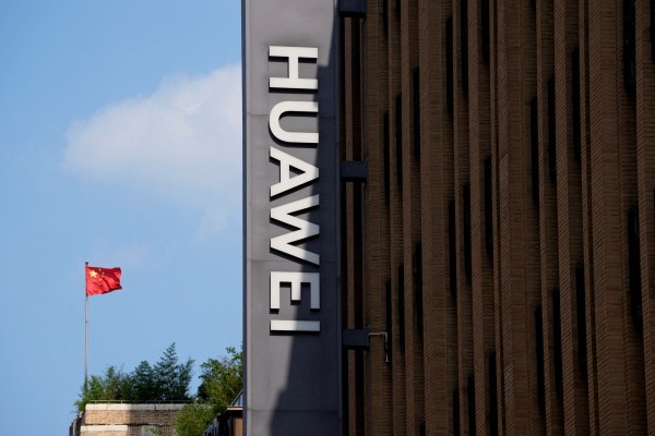 A Huawei store in Shanghai. Photo: Reuters