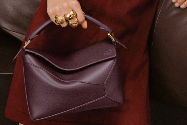 Loewe’s Puzzle bag is popular for both its unique look and versatile design. Photo: @loewe/Instagram