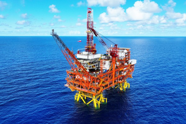 China’s new oil rig, the Enping 21-4 A1H wellhead platform, can produce 700 tonnes of oil per day, according to state media. Photo: CCTV