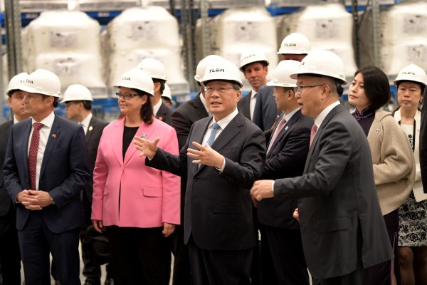 Chinese Premier Li Qiang during a visit to Tianqi Lithium Energy Australia. Photo: dpa Chinese Premier Li Qiang during a visit to Tianqi Lithium Energy Australia. Photo: dpa