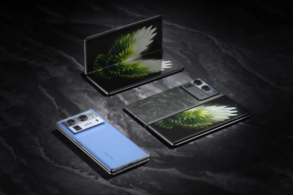Alibaba Cloud’s partnership with Transsion will enable generative artificial intelligence services in the Phantom V Fold2 5G smartphone. Photo: Phantom