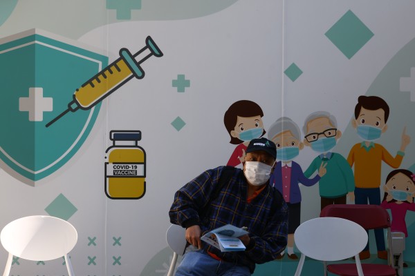 Health experts are calling for older residents to get vaccinated against Covid every year. Photo: Dickson Lee