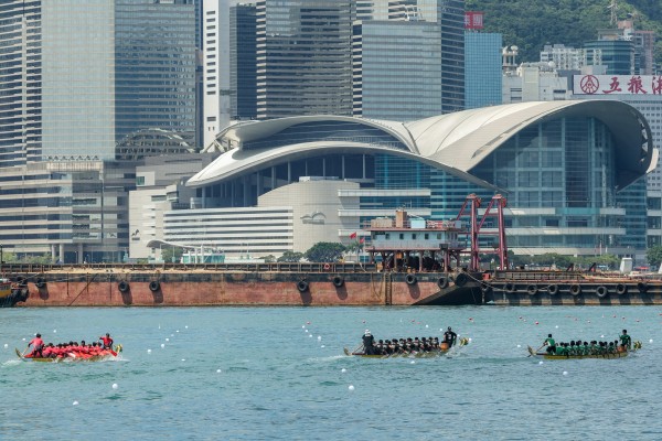 Teams compete in the Sun Life Hong Kong International Dragon Boat Races on Saturday. Photo: Dickson Lee