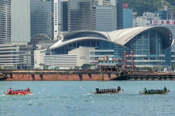 Teams compete in the Sun Life Hong Kong International Dragon Boat Races on Saturday. Photo: Dickson Lee Teams compete in the Sun Life Hong Kong International Dragon Boat Races on Saturday. Photo: Dickson Lee
