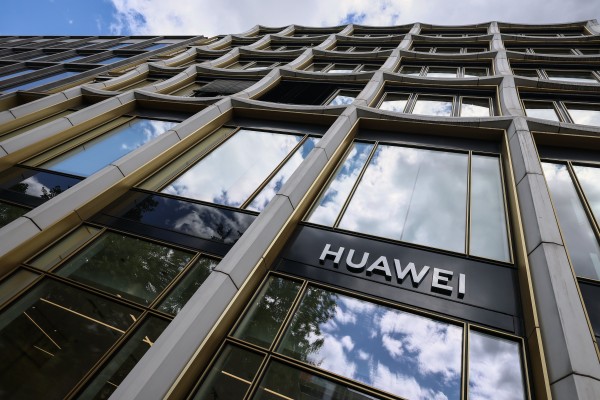 The Huawei logo is seen on the company’s store in Berlin, Germany, May 15, 2025. Photo: EPA-EFE