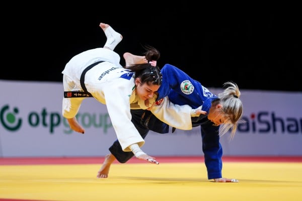 Italy’s Giulia Ghiglione (left) competing against Lois Petit of Belgium in the women’s 48kg bronze medal match at the IJF Judo Zagreb Grand Prix in Zagreb, Croatia last week. Photo: Xinhua