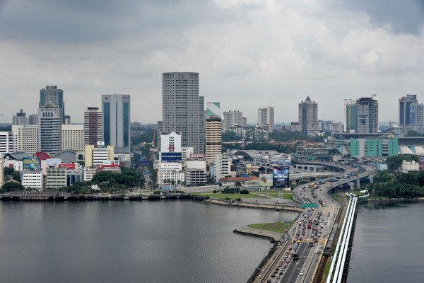 The border crossing connecting Singapore to the Malaysian southern city of Johor Bahru. The state of Johor supplies untreated water to Singapore daily. Photo: AFP